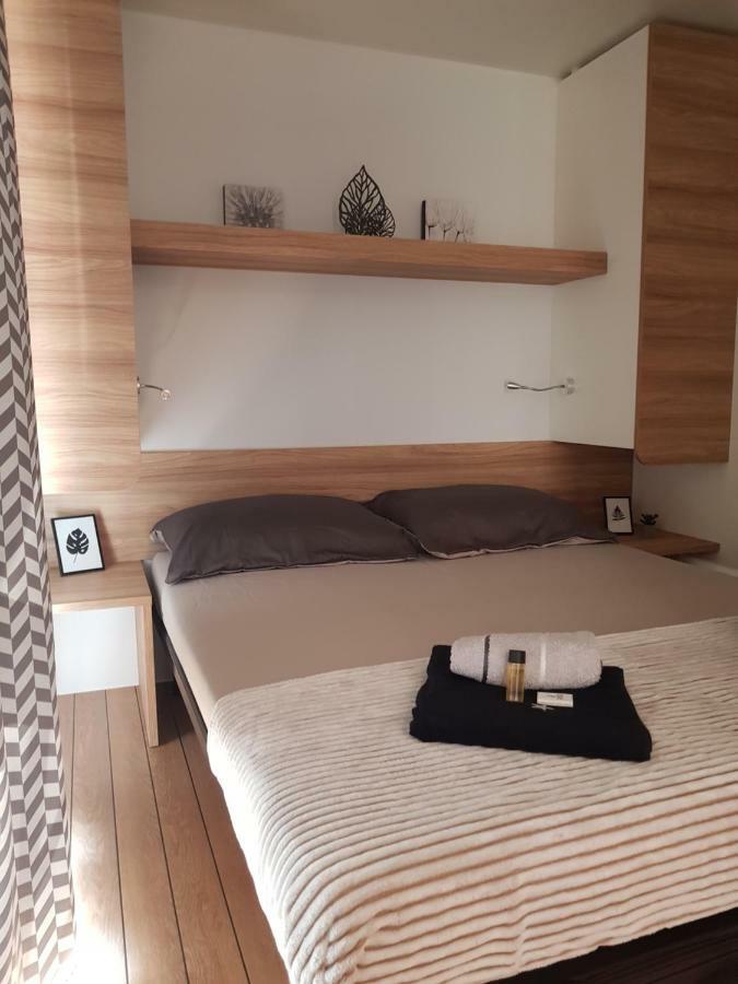 Mobile Home Starfish IV Camp Biograd Biograd Na Moru Exteriér fotografie